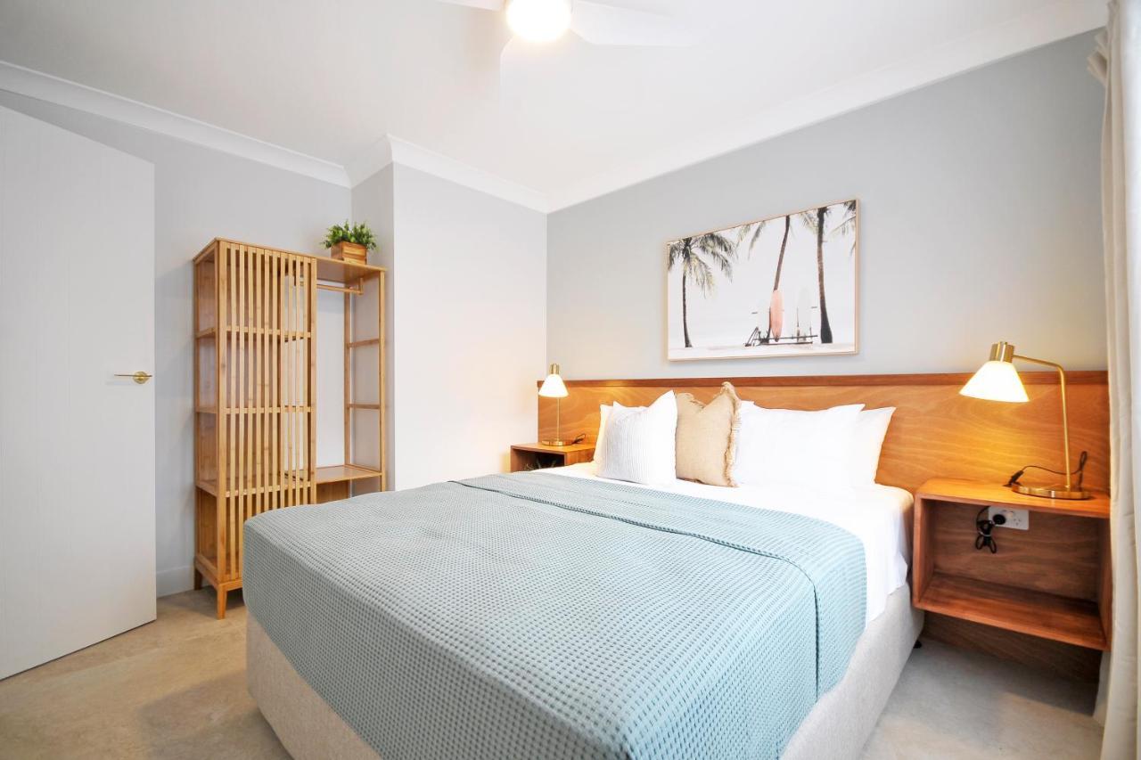 Bay Of Palms Hotel Gold Coast Bagian luar foto