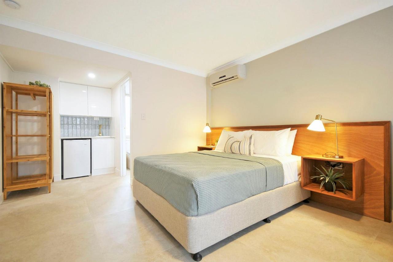 Bay Of Palms Hotel Gold Coast Bagian luar foto
