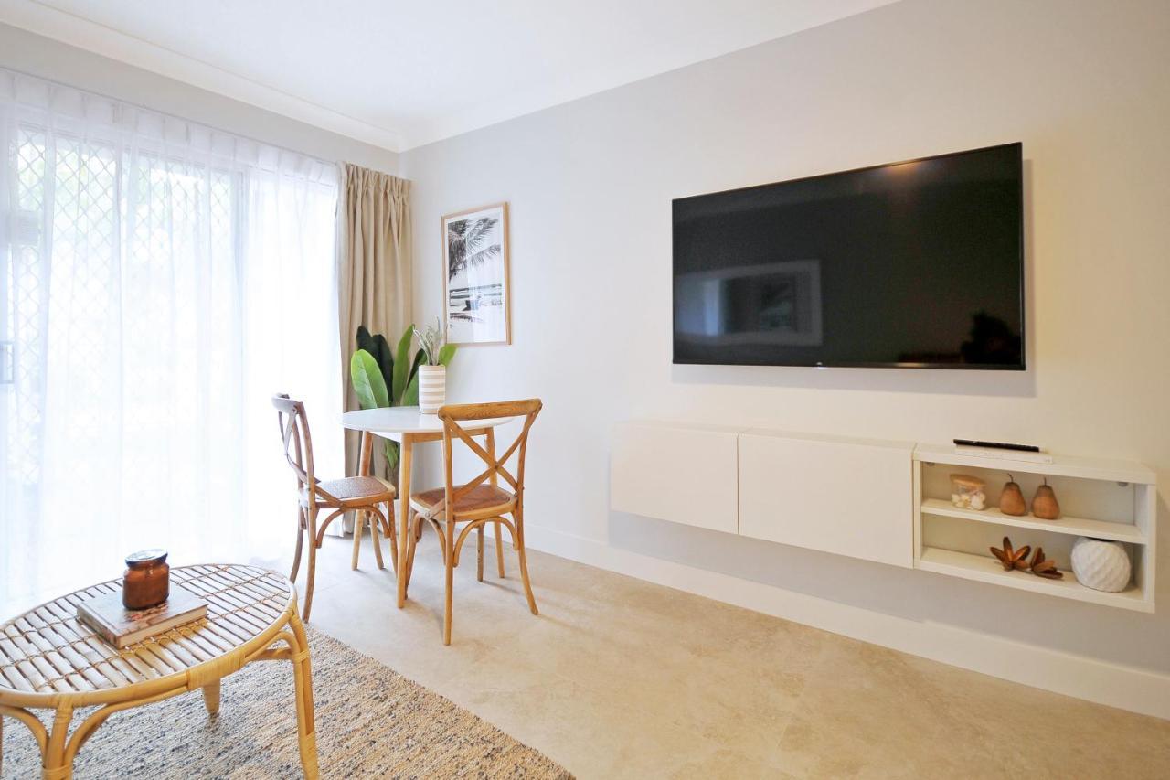 Bay Of Palms Hotel Gold Coast Bagian luar foto