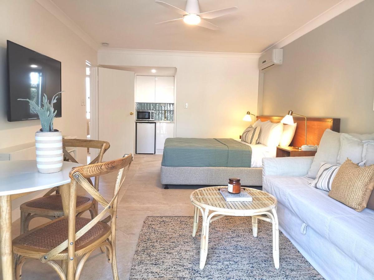 Bay Of Palms Hotel Gold Coast Bagian luar foto