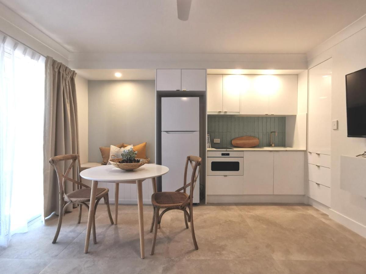 Bay Of Palms Hotel Gold Coast Bagian luar foto