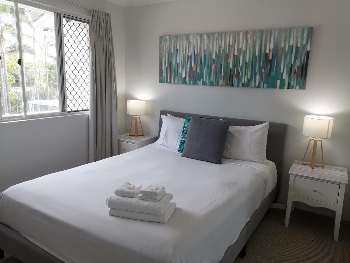 Bay Of Palms Hotel Gold Coast Bagian luar foto