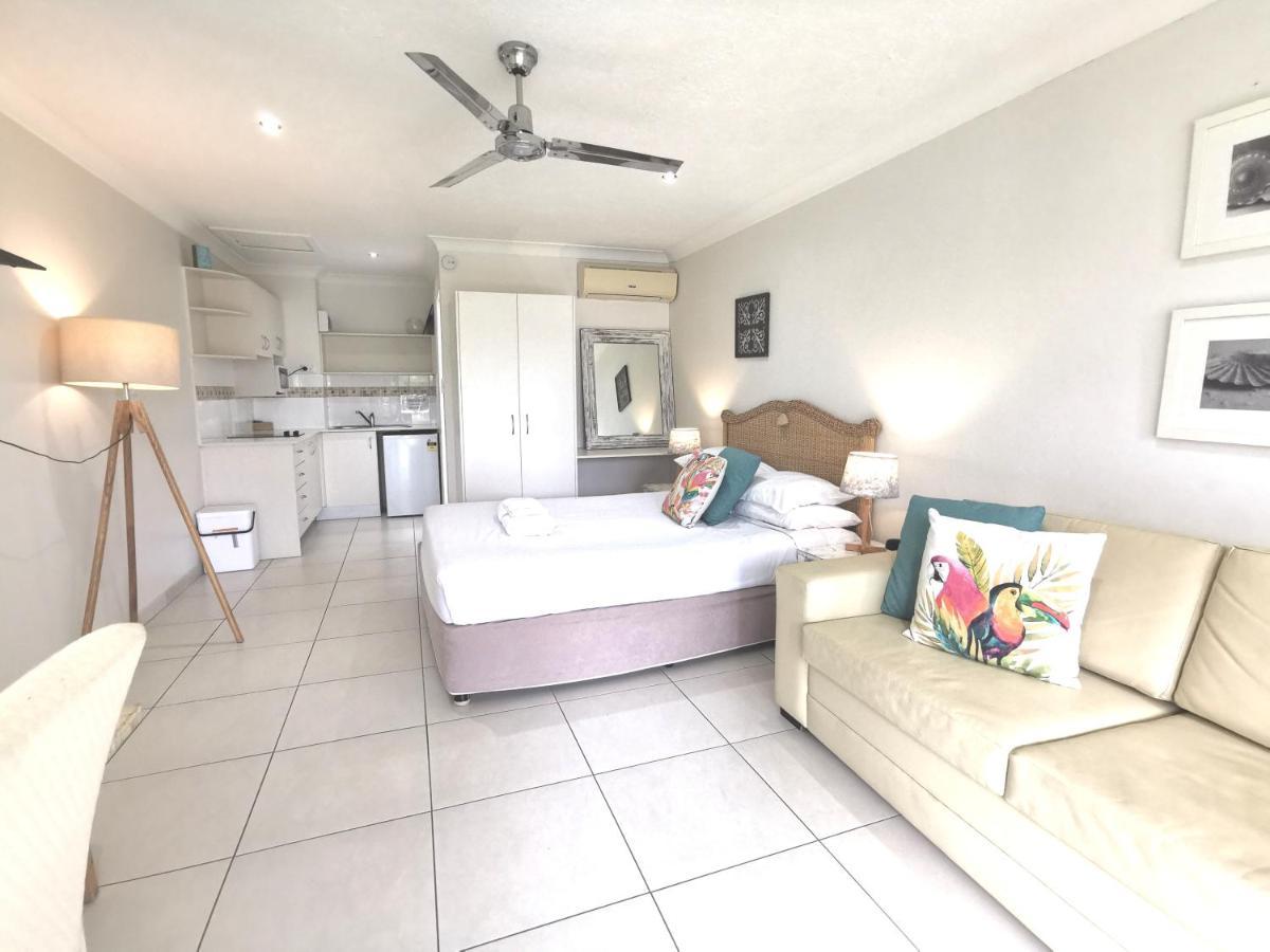 Bay Of Palms Hotel Gold Coast Bagian luar foto