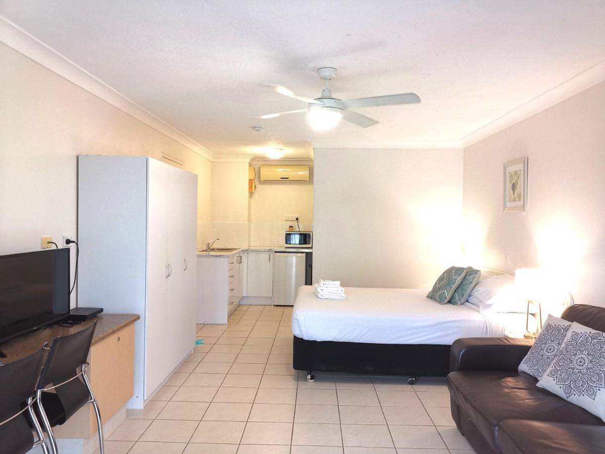 Bay Of Palms Hotel Gold Coast Bagian luar foto