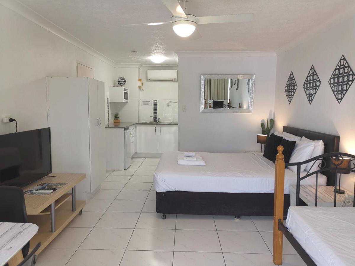 Bay Of Palms Hotel Gold Coast Bagian luar foto