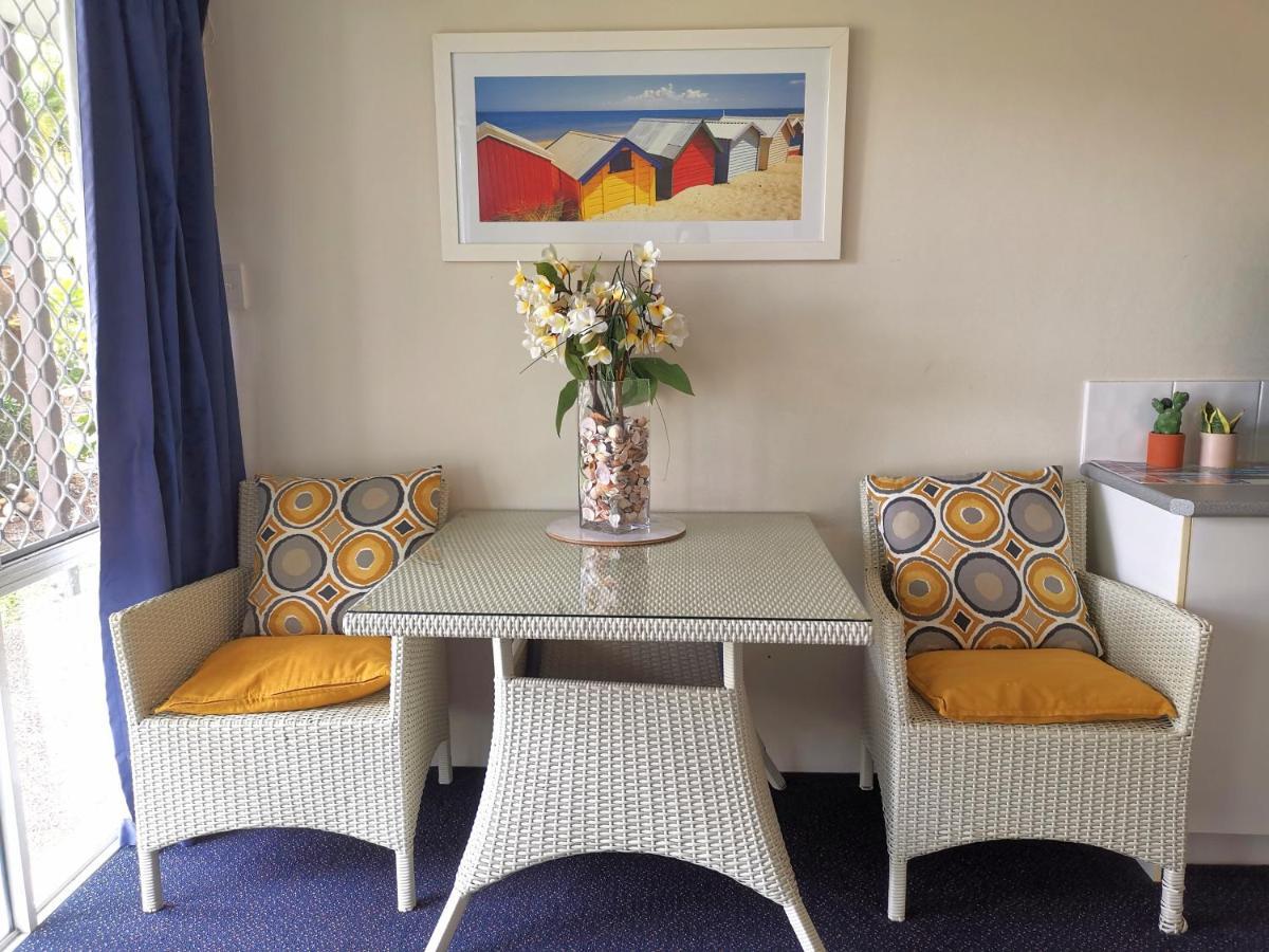 Bay Of Palms Hotel Gold Coast Bagian luar foto