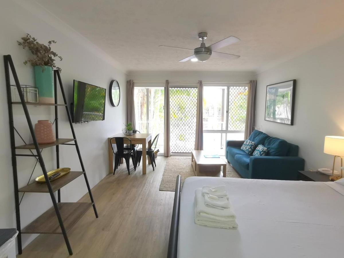 Bay Of Palms Hotel Gold Coast Bagian luar foto