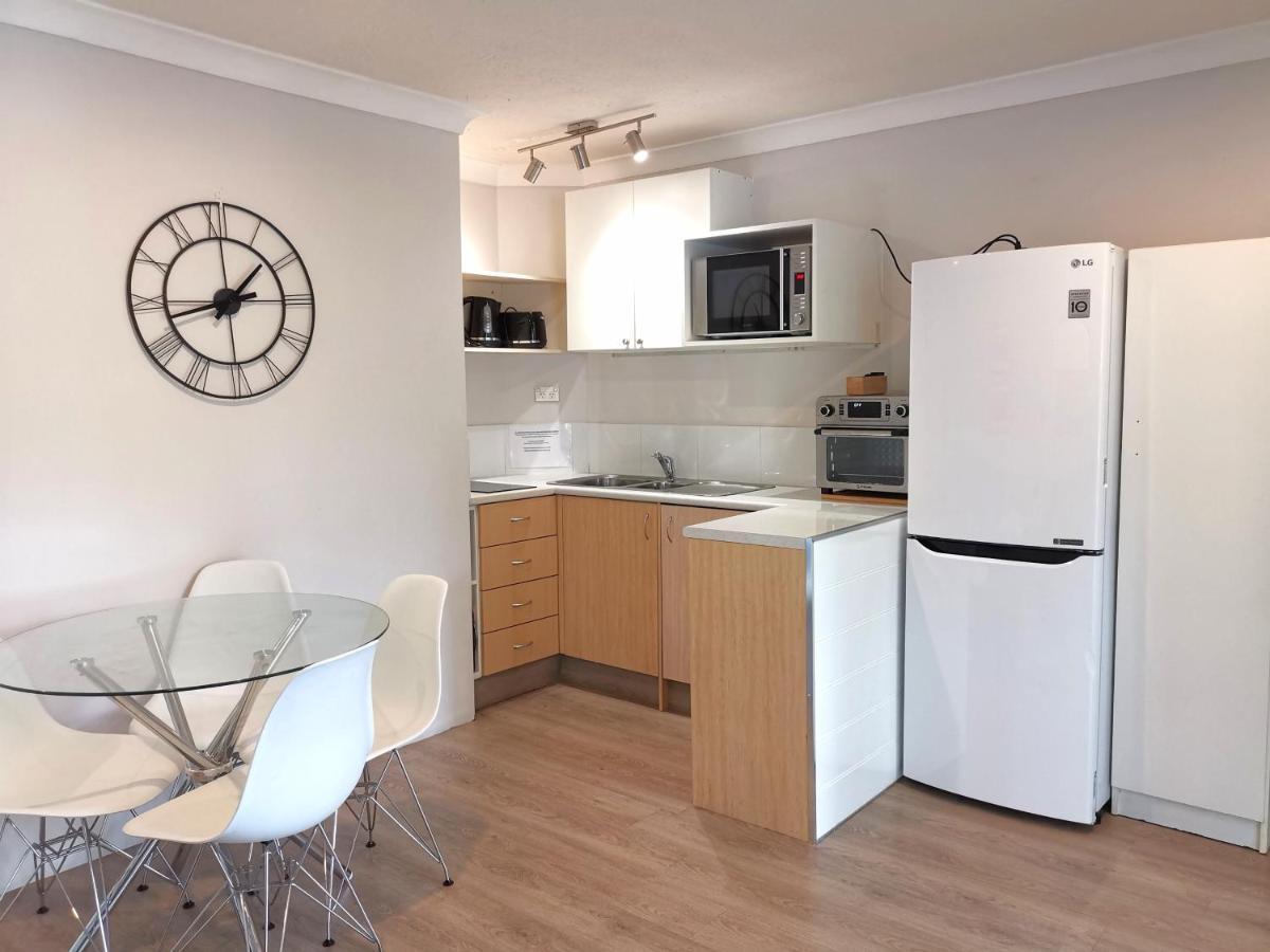 Bay Of Palms Hotel Gold Coast Bagian luar foto