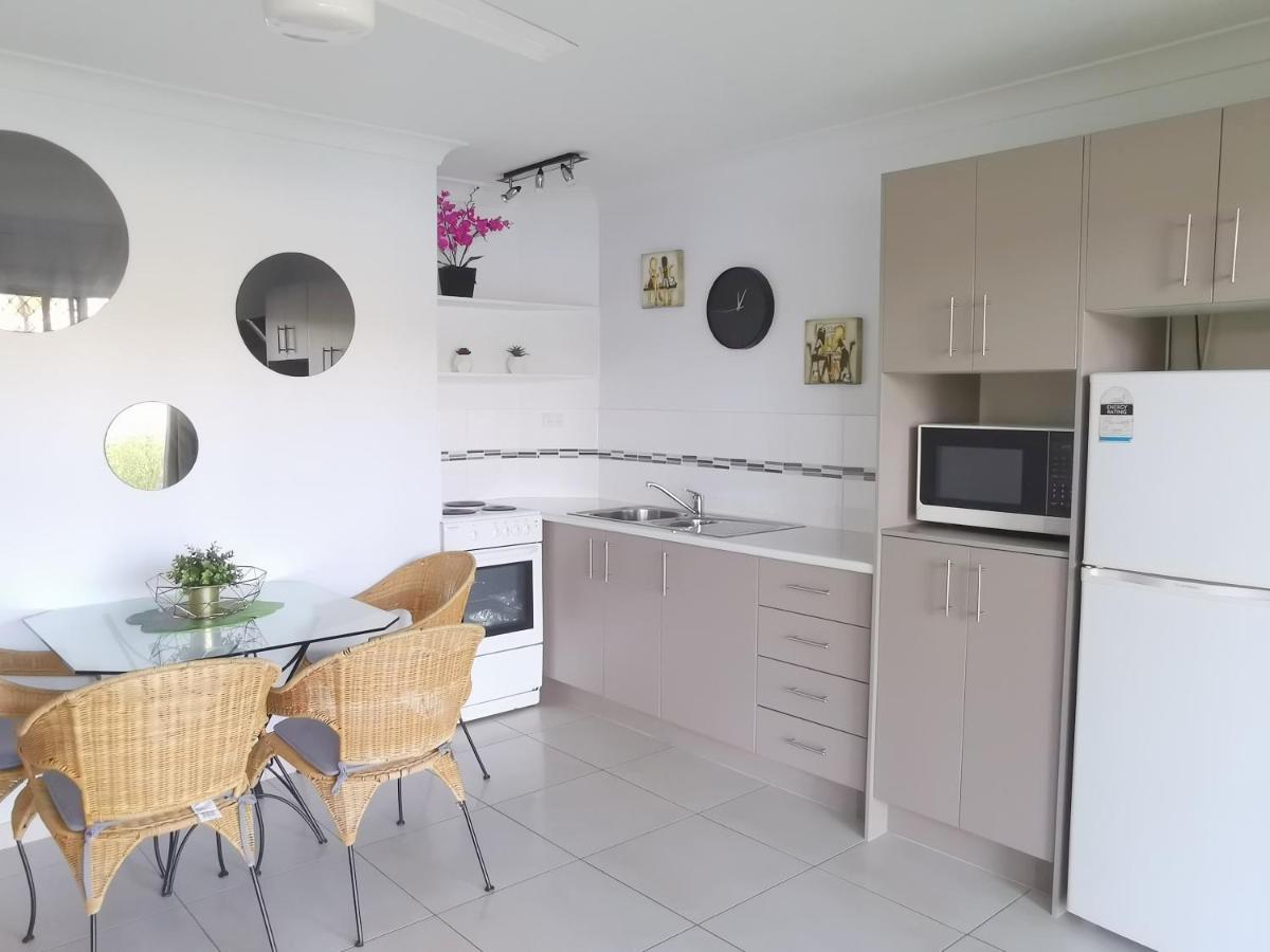 Bay Of Palms Hotel Gold Coast Bagian luar foto