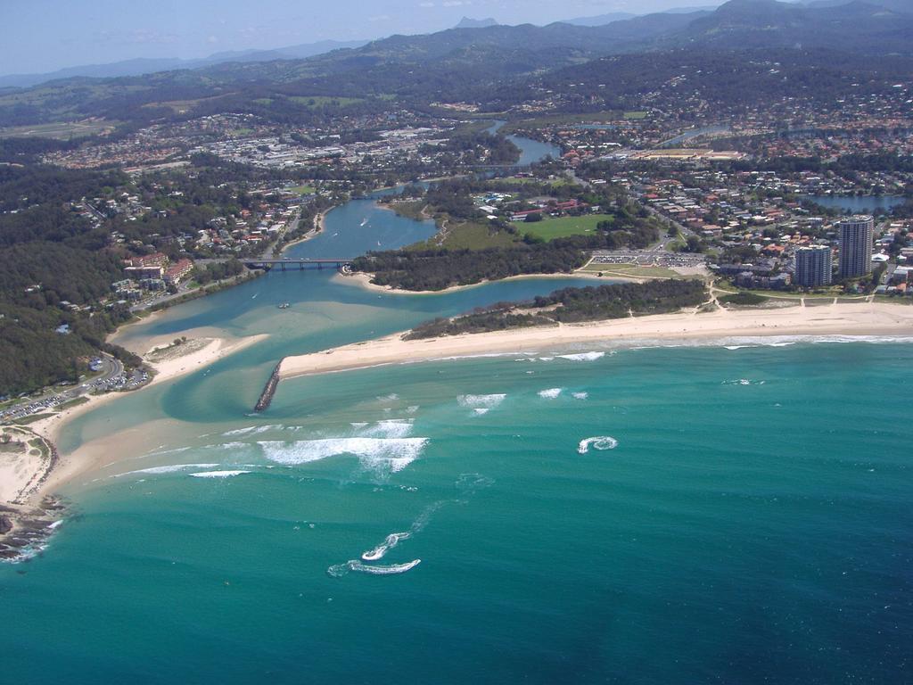 Bay Of Palms Hotel Gold Coast Bagian luar foto